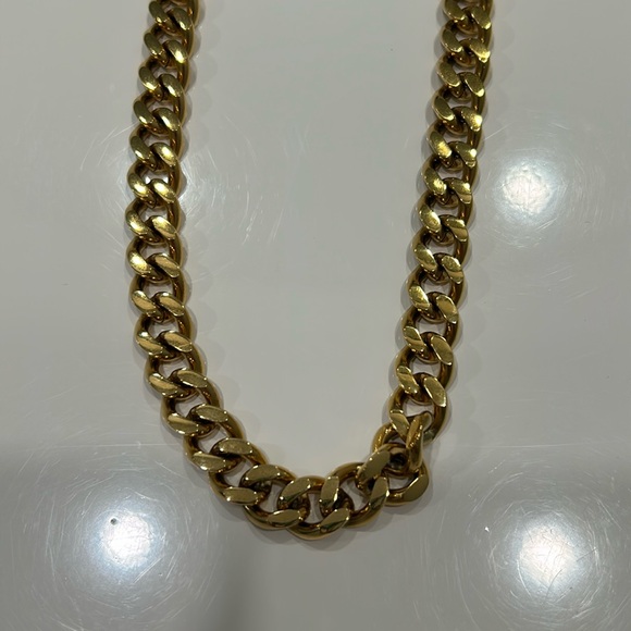 Chic Gold-Tone Chain Necklace - Picture 3 of 4